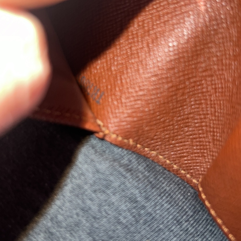 ๐ฅ๐ฅ๐ฅ- Authentic Louis Vuitton wallet only !๐ธ๐ธ๐ข - Picture 3 of 6
